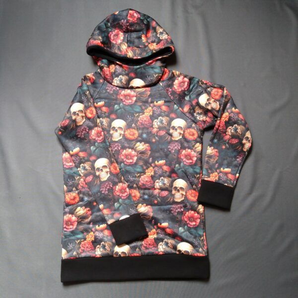 Bluza // czaszki w kwiatach z kapturem