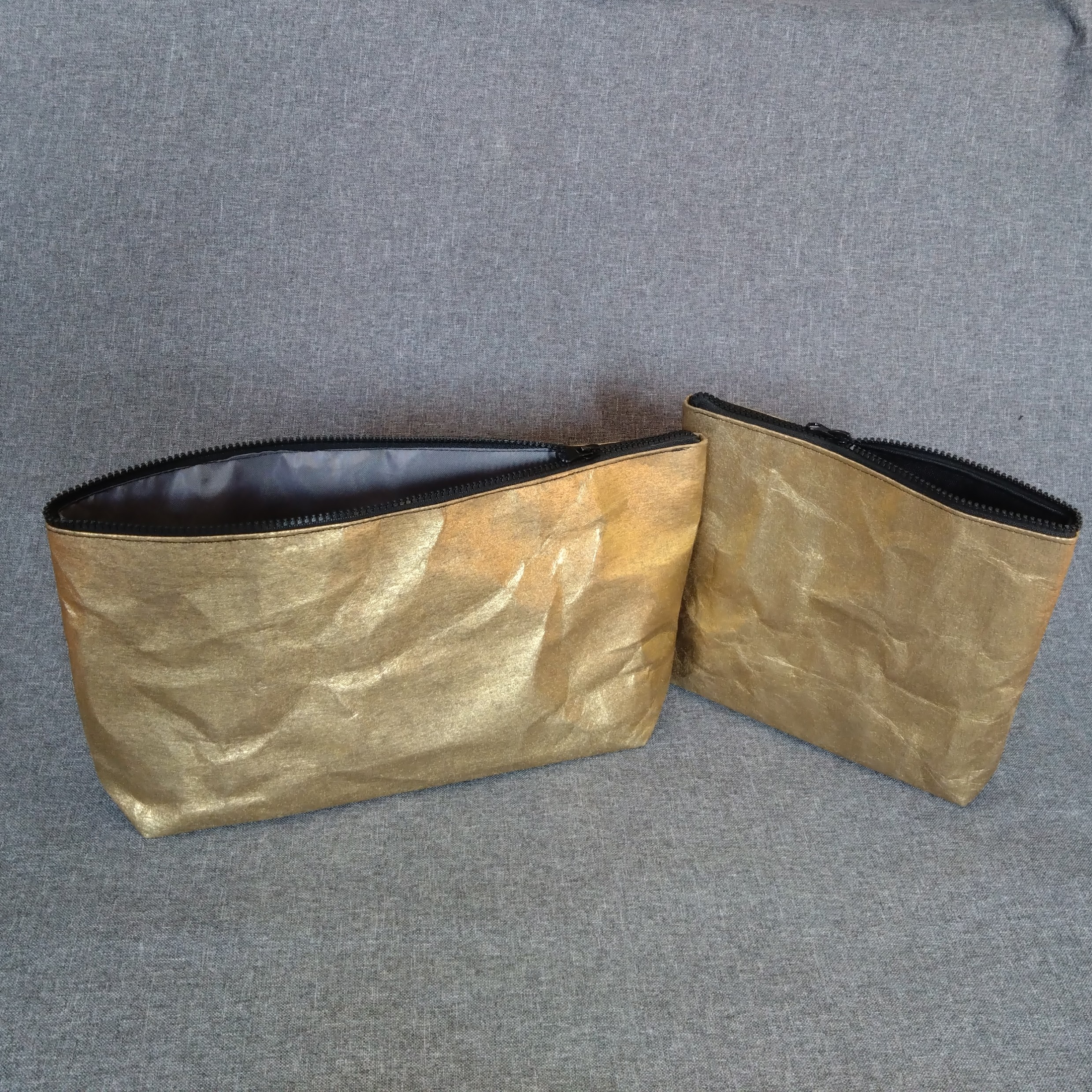 Kosmetyczka / piórnik // złota, a skromna washpapa